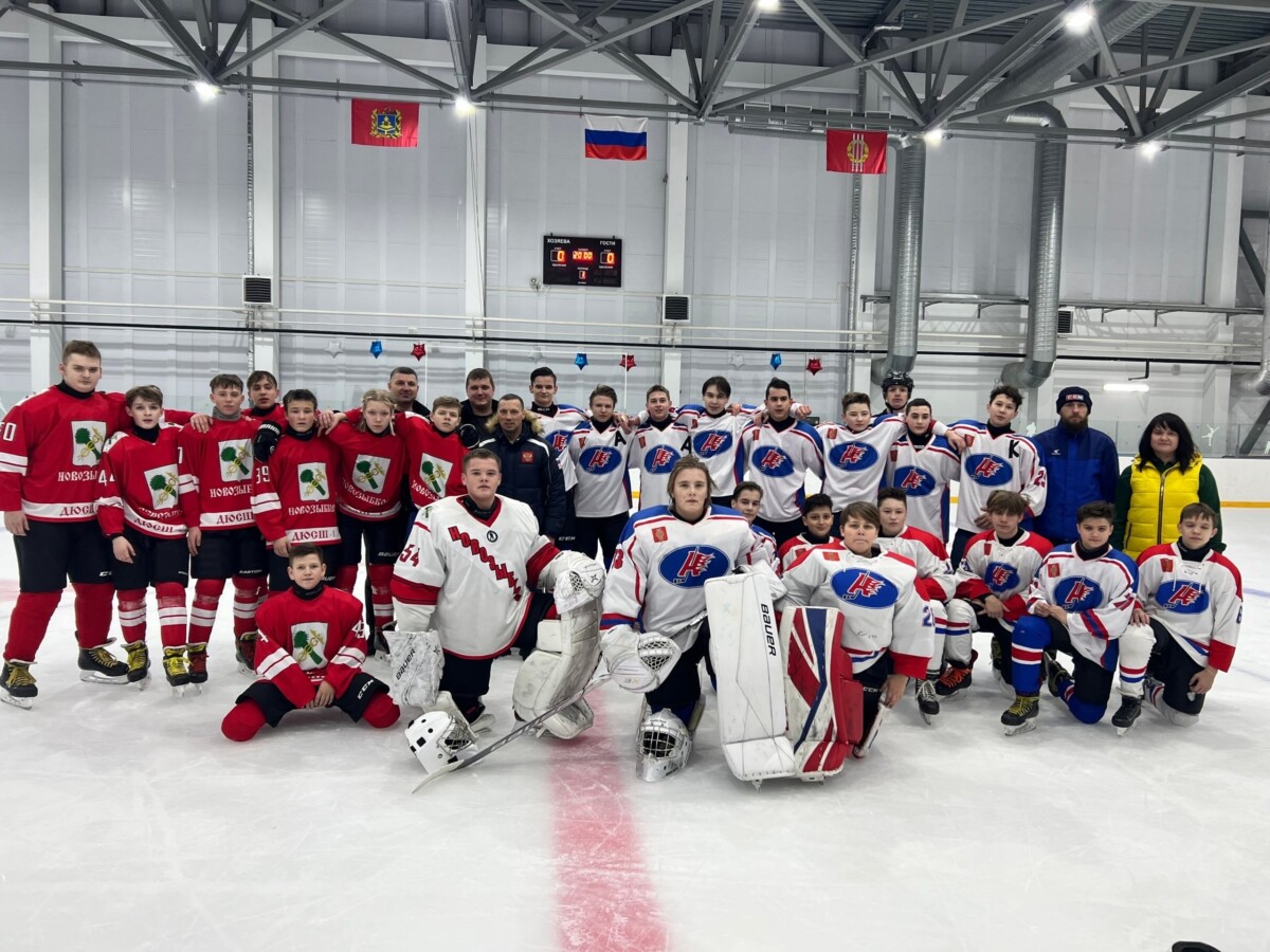 Юные хоккеисты Новозыбкова провели воскресенье в жарких баталиях с климовским «Авангардом»