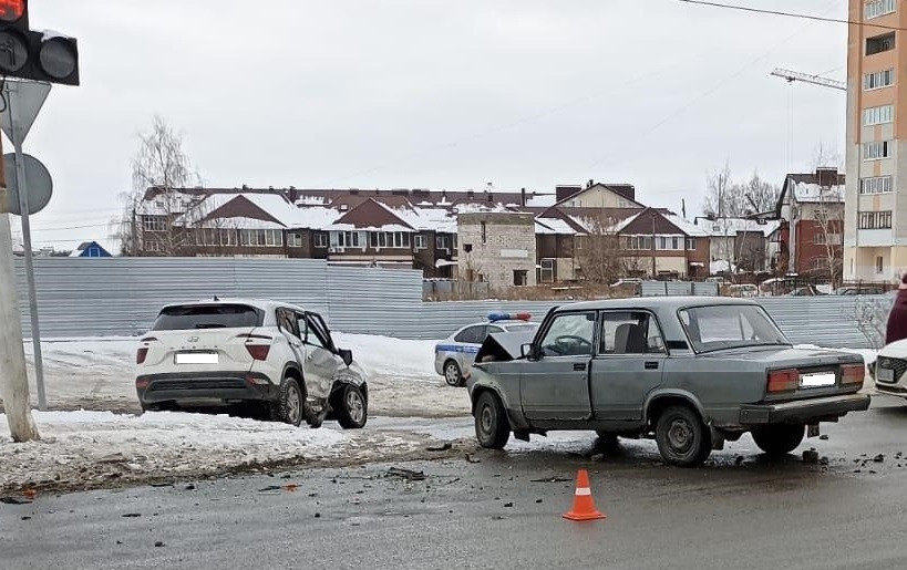 Начинающий водитель устроил в Брянске ДТП в тремя пострадавшими