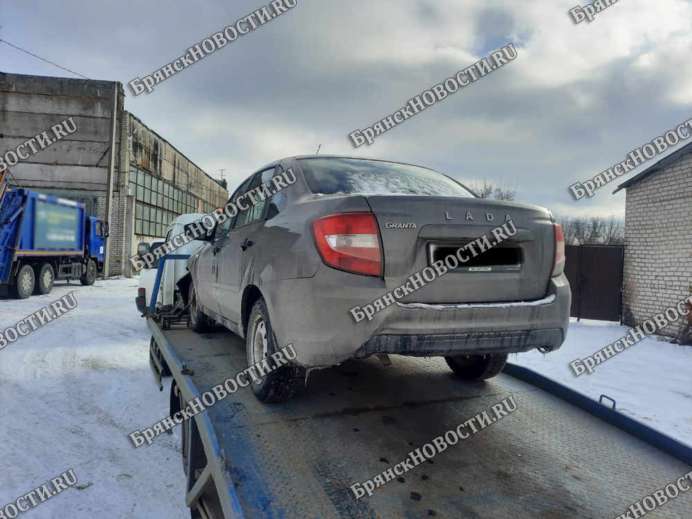 Житель Климово с утра принял на грудь и попрощался со своим автомобилем прямо на дороге