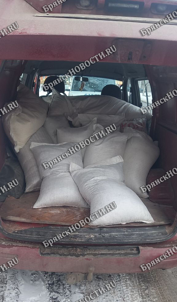 Сотрудники ДПС остановили в Новозыбкове Hyundai почти с тонной зерна