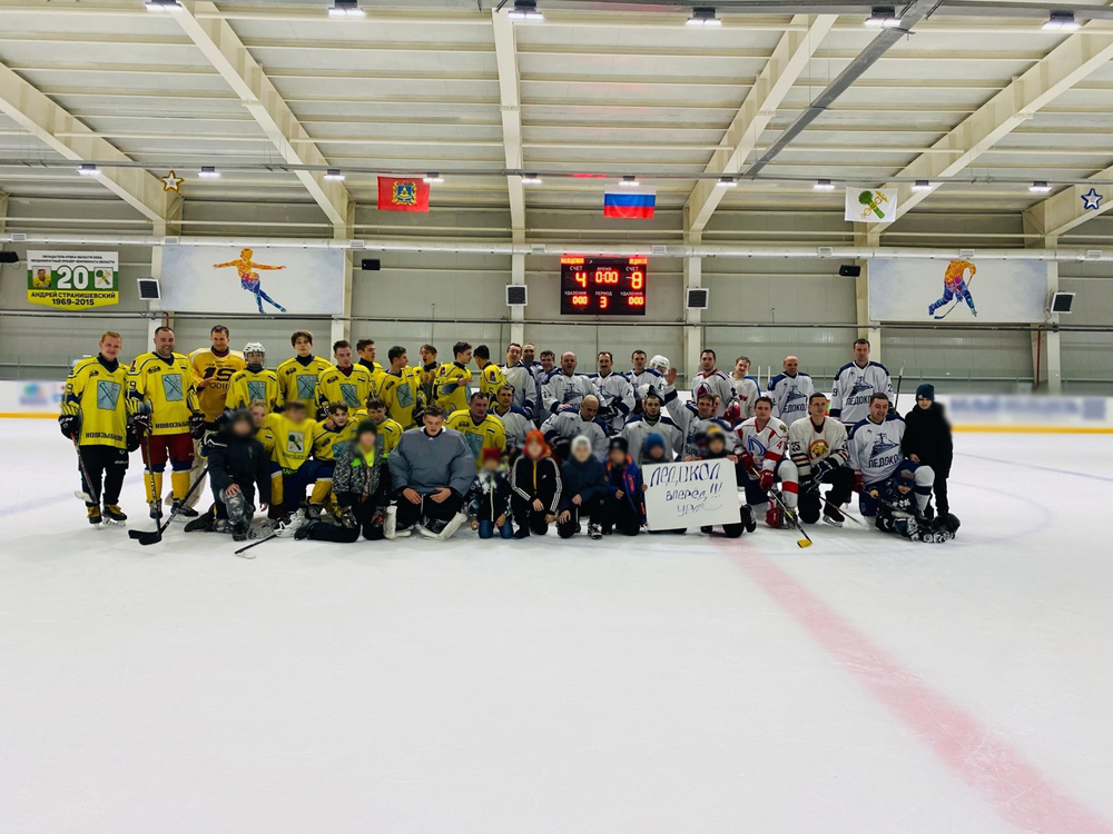 «Ледокол» красавчики, но и «Молодежка» порадовала»: в Новозыбкове подбадривают местные хоккейные команды