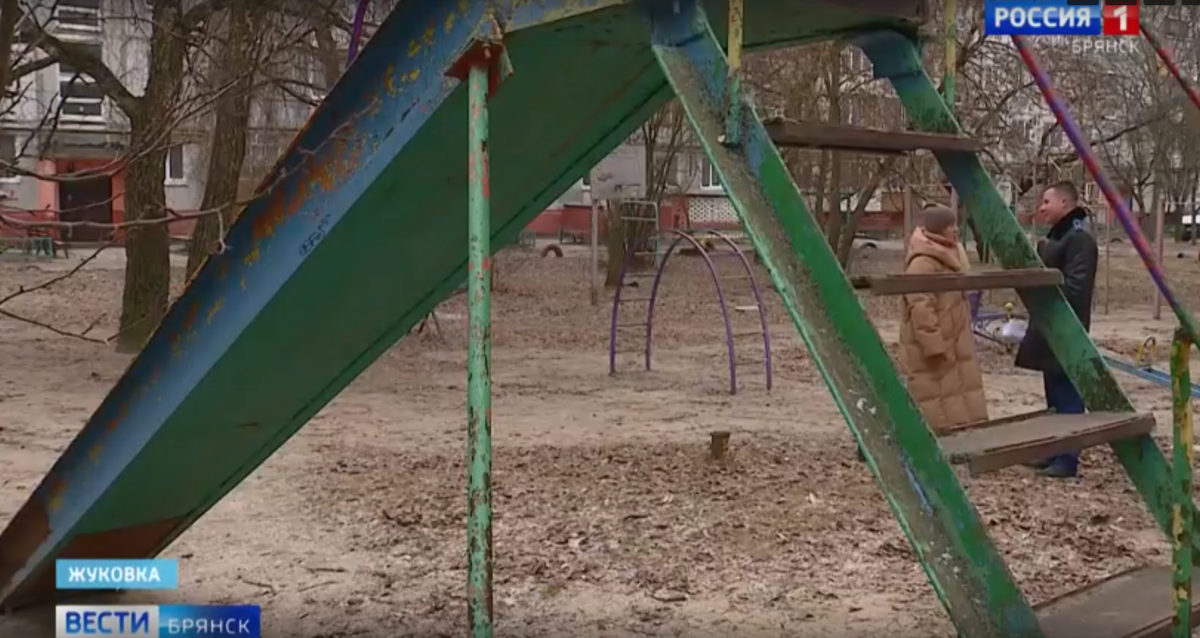 В Жуковке 20 игровых площадок признаны опасными для детей