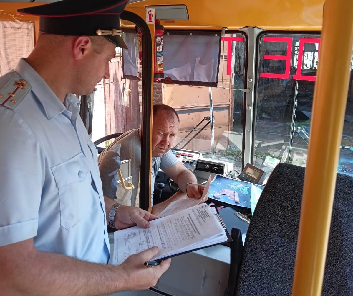 Сегодня в Новозыбкове массово проверяют автобусы