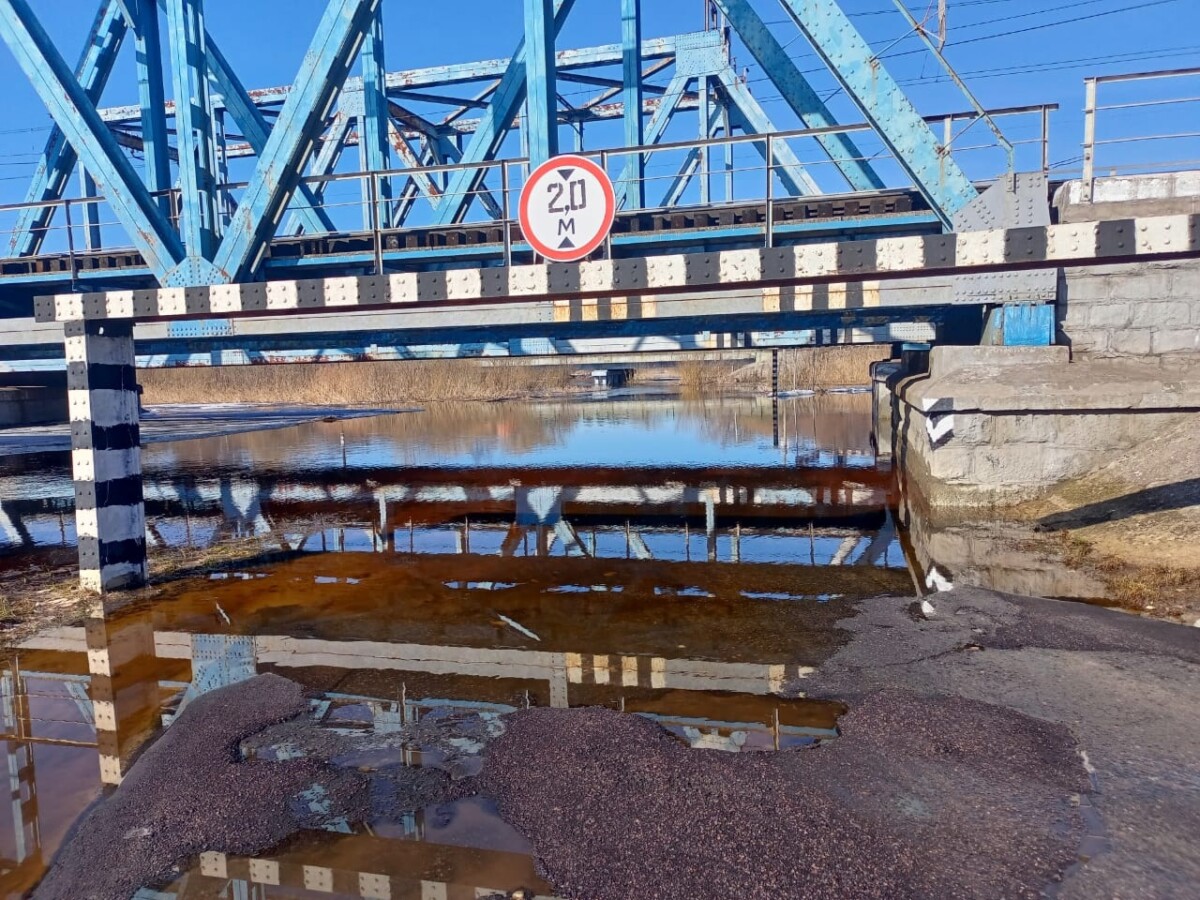 В Фокинском районе Брянска закрывают движение для автомобилей под железнодорожным мостом