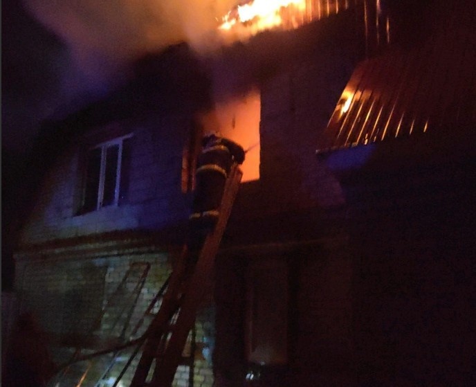 Огнеборцы спасли человека при пожаре в селе Гордеевского района