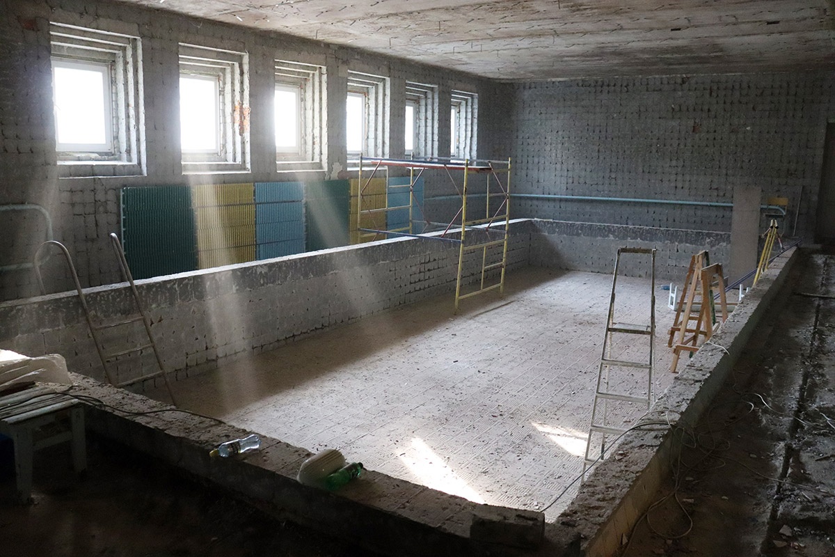В гимназии №6 Брянска после 10-летнего простоя запустят бассейн
