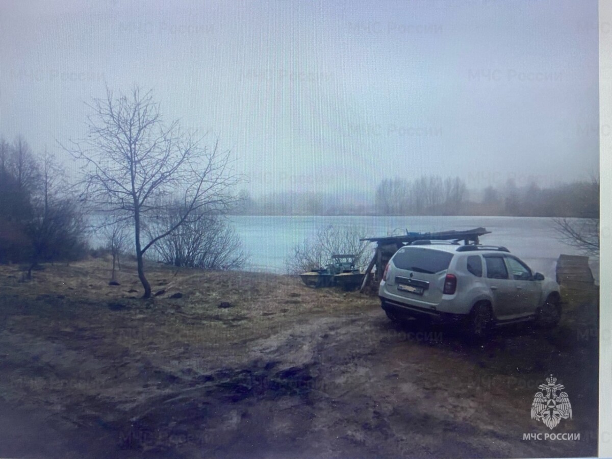 Из озера в Климовском районе водолазы подняли тело мужчины