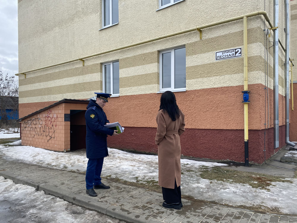 В доме для сирот в Климово с отваливающейся «шубой» прокуратура нашла множество нарушений