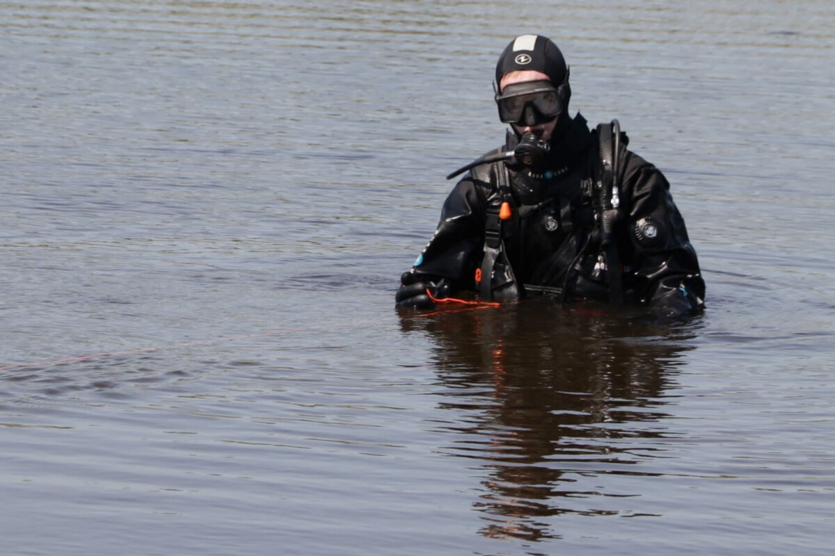 В Брянске водолазы подняли из воды тело 79-летнего рыбака