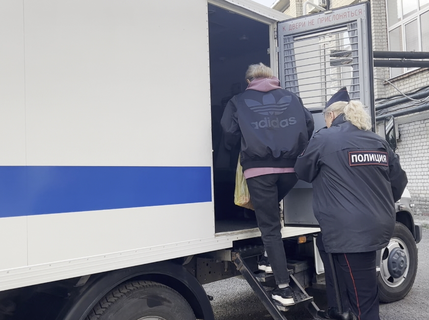 В Брянске полиция выявила факты получения работником медучреждения крупной взятки