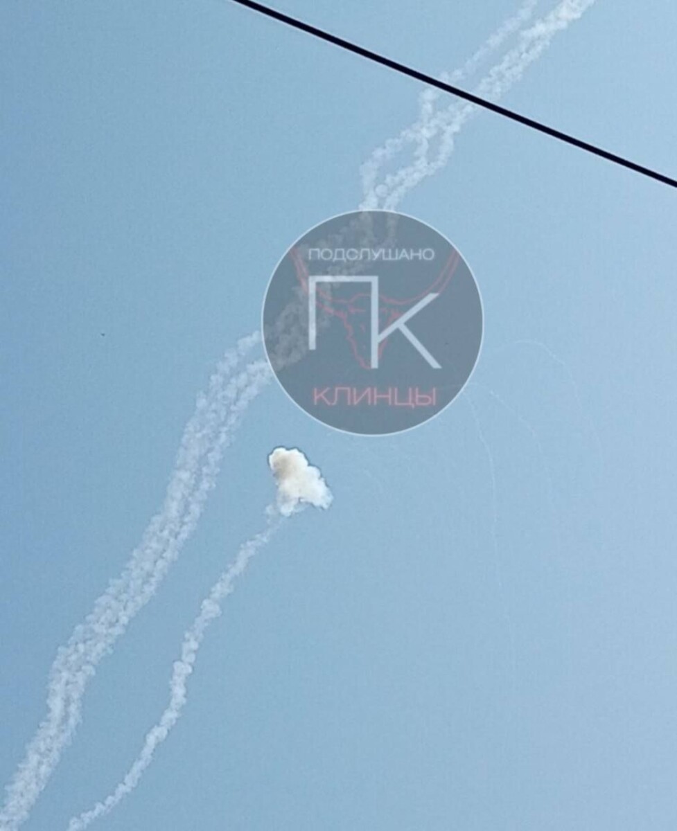 Жители города Клинцы Брянской области сообщают, что сработала ПВО