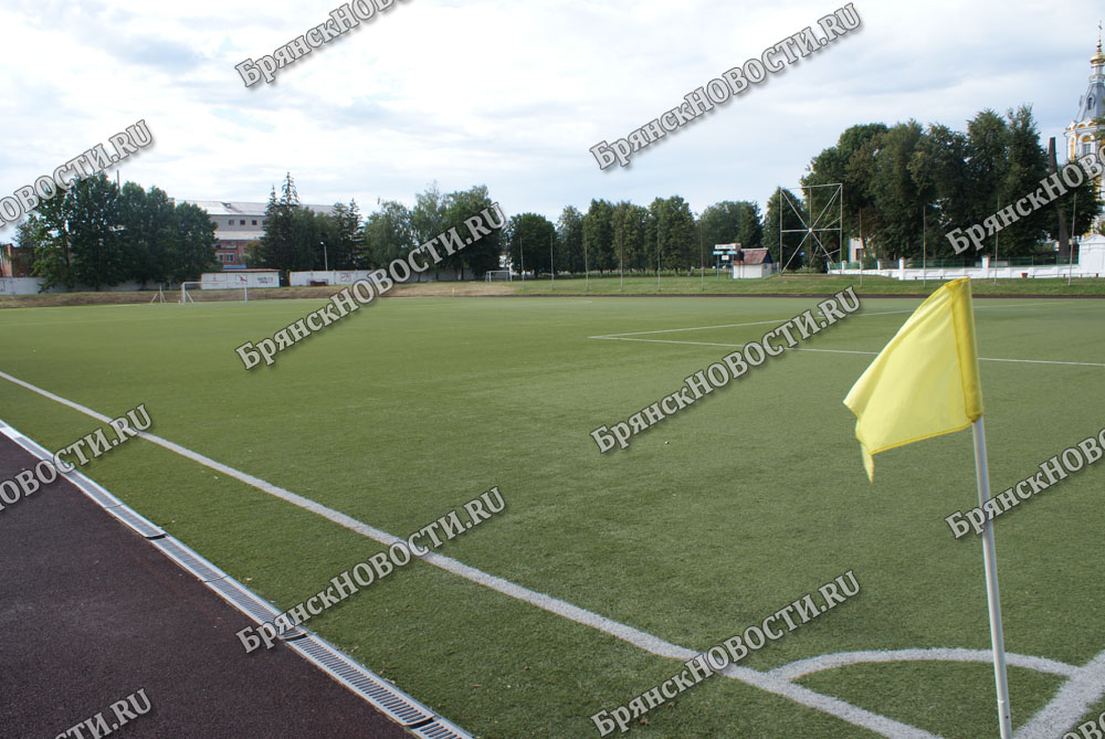ФК «Новозыбков» стартовал в футбольном сезоне с победы на домашнем поле