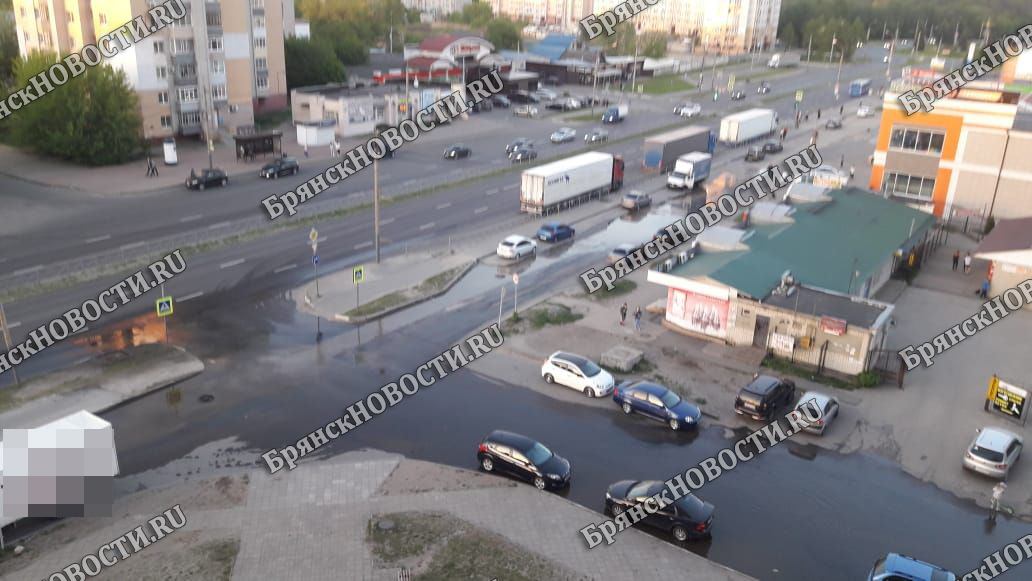 Проспект Московский в Брянске накануне подтопило