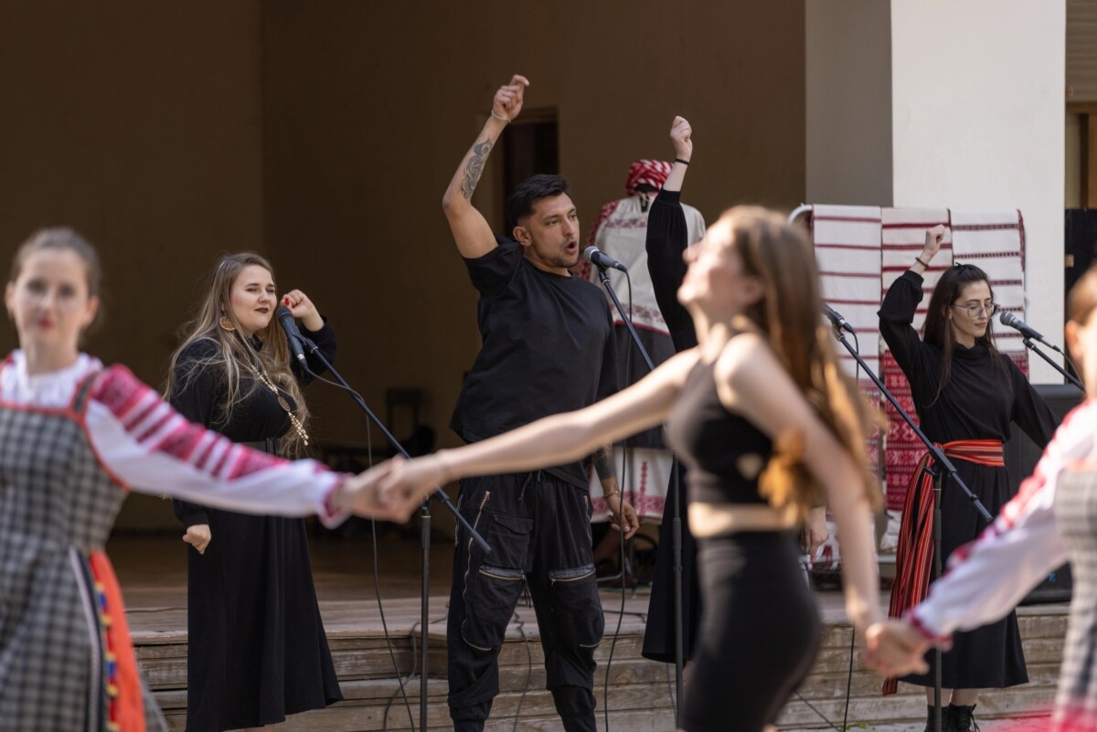 Магия народной музыки в Новозыбкове – самые яркие моменты фольк-фестиваля
