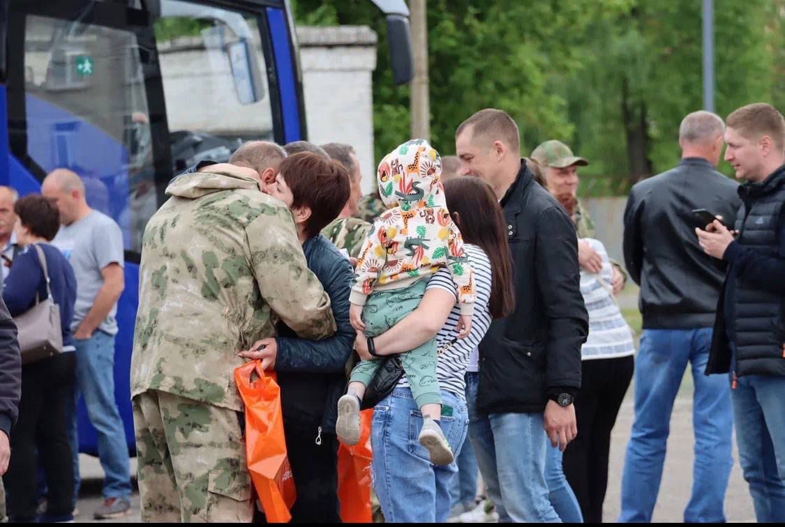 В Брянске проводили на военную службу добровольцев