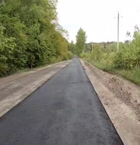 Жители Новозыбкова обратили внимание на «ювелирный» слой асфальта на новой дороге на Карховку