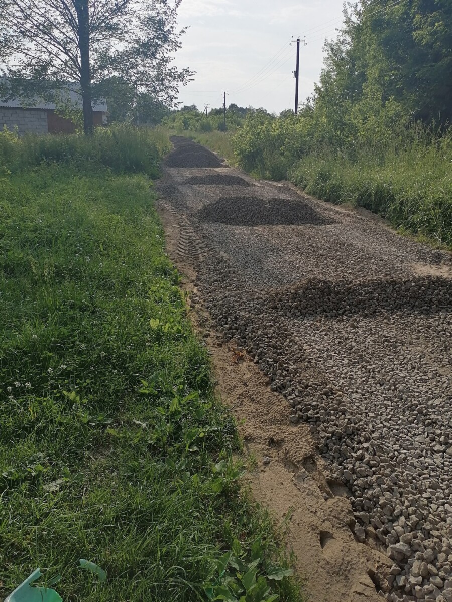 Ни пройти, ни проехать – в селе Нивное Брянской области приступили к ремонту дороги