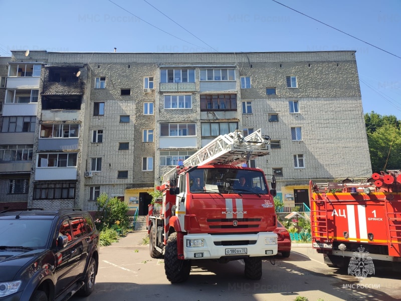 В Брянске на Советской пожар в многоэтажке