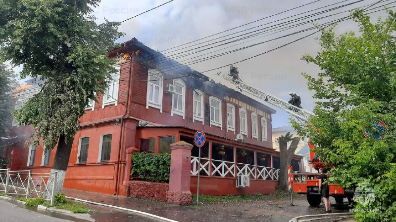 В кафе в центре Брянска вспыхнул пожар
