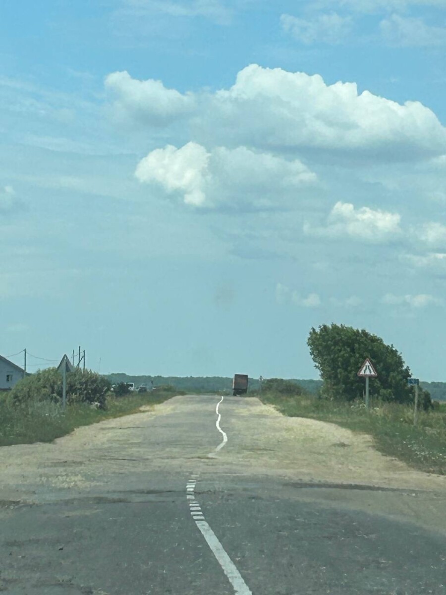 «У трезвых могут быть проблемы» – жители Трубчевского района обсуждают кривую разметку на старой дороге