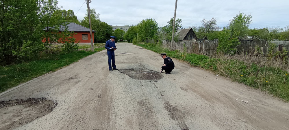В Фокино Брянской области занялись дорогами после штрафа чиновнику