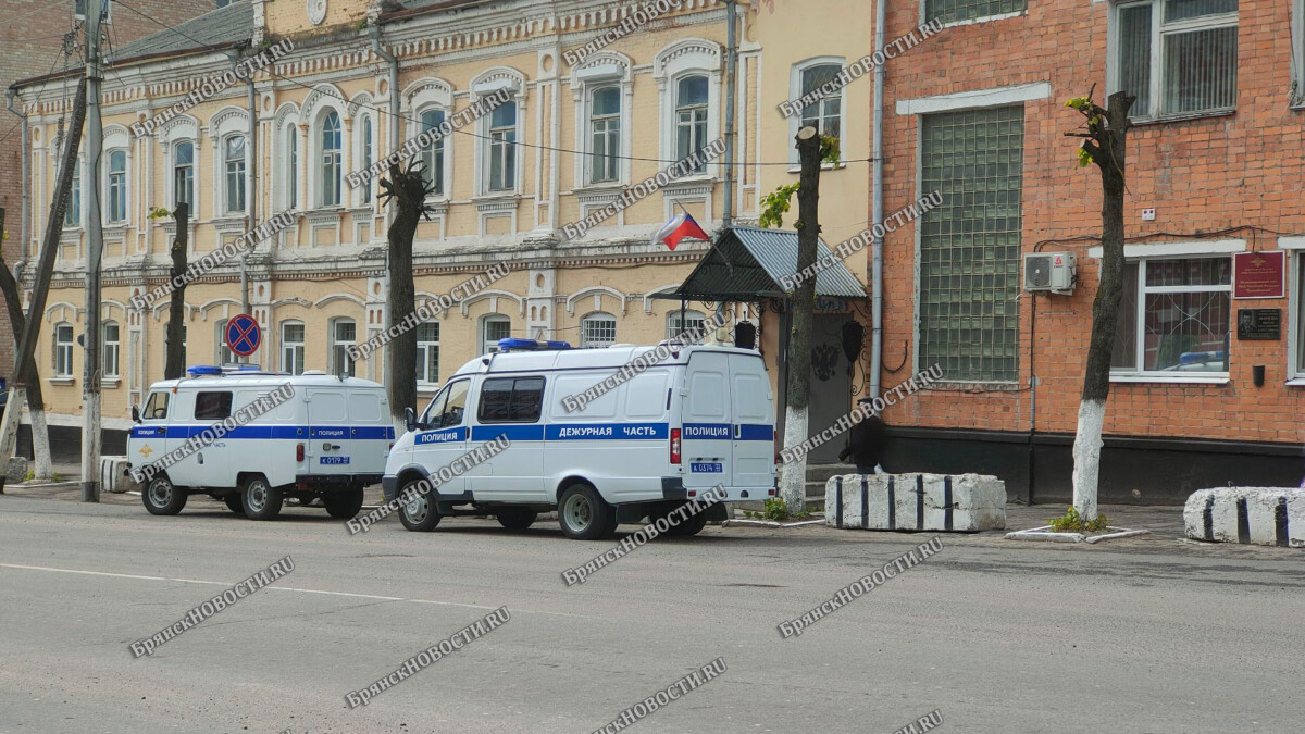 В Новозыбкове остановили мопедиста с правами, которые вызвали сомнение в подлинности