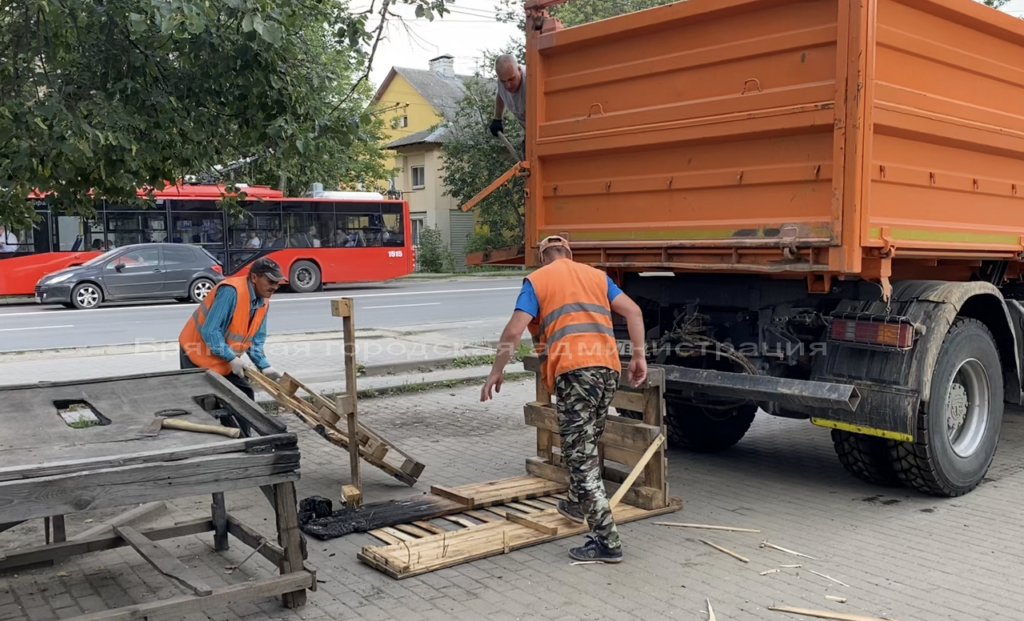 Демонтированные на улицах Брянска лотки будут хранить на Ст. Димитрова, 41