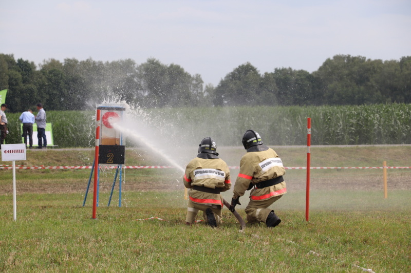 В восьмой раз в Брянской области выбрали лучшего добровольного пожарного и команду
