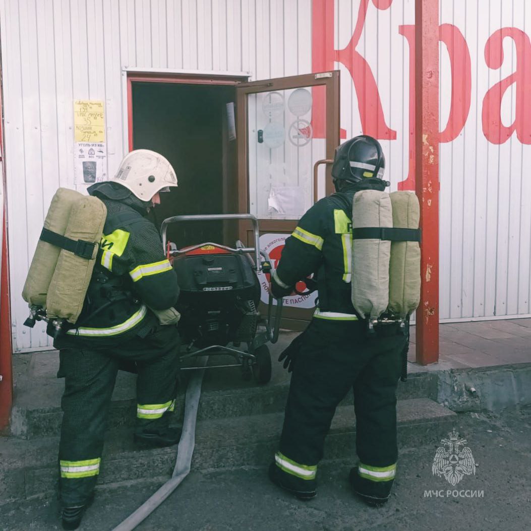 Пострадавших при пожаре на Литейной в Брянске нет