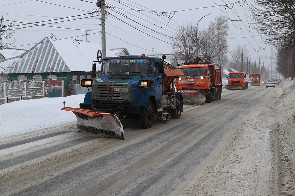 Давно пора этот хлам убрать с дорог Брянска