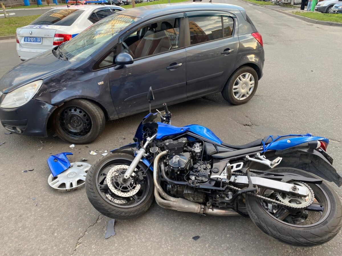 Женщина сбила мотоциклиста в Брянске