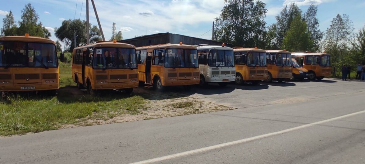 Школьные автобусы в Жуковском районе выстроились в ряд