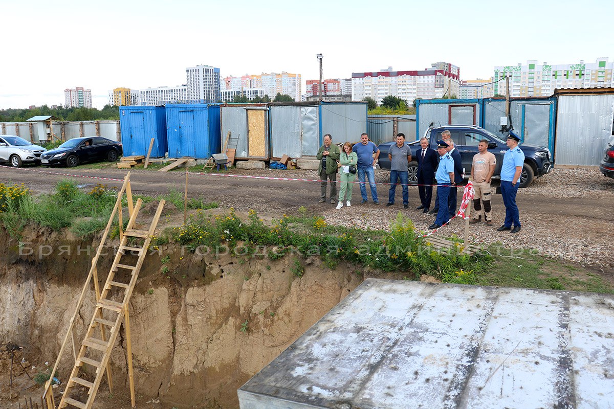 В Брянске подрядчик школы в старом аэропорту ставит под угрозу реализацию  нацпроекта • БрянскНОВОСТИ.RU