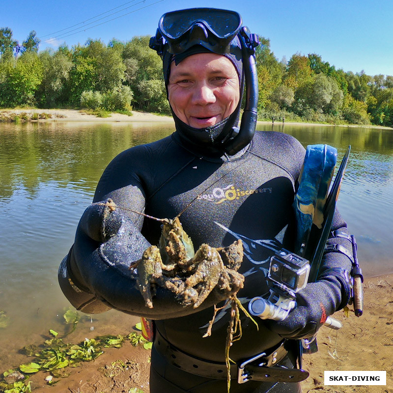 Вода в брянской Десне не прозрачна, но зато не ограничивает фантазию