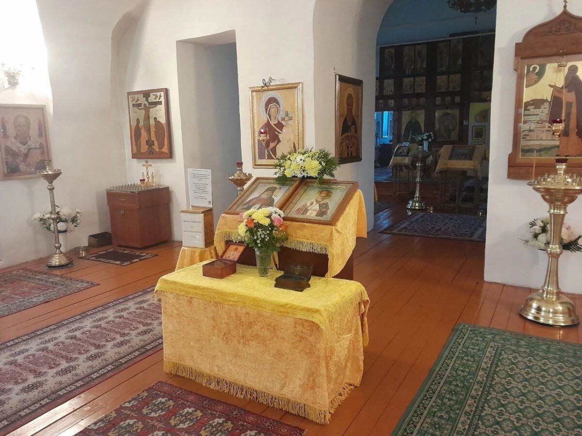 В Карачевский монастырь доставлены ковчеги с частицами мощей 