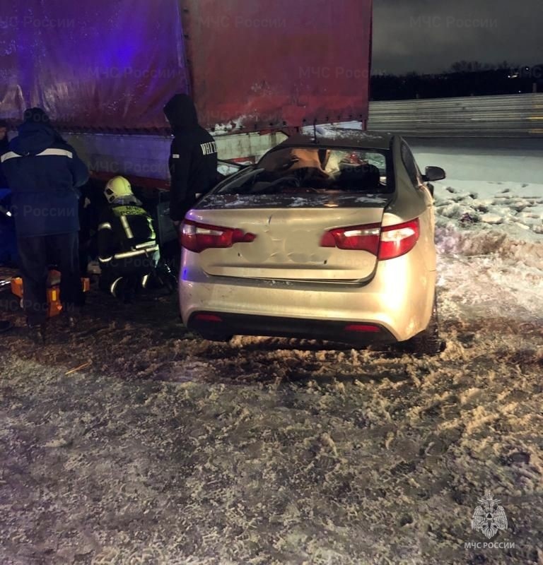 Водитель не удержал автомобиль и госпитализирован в реанимацию после ДТП в Брянске