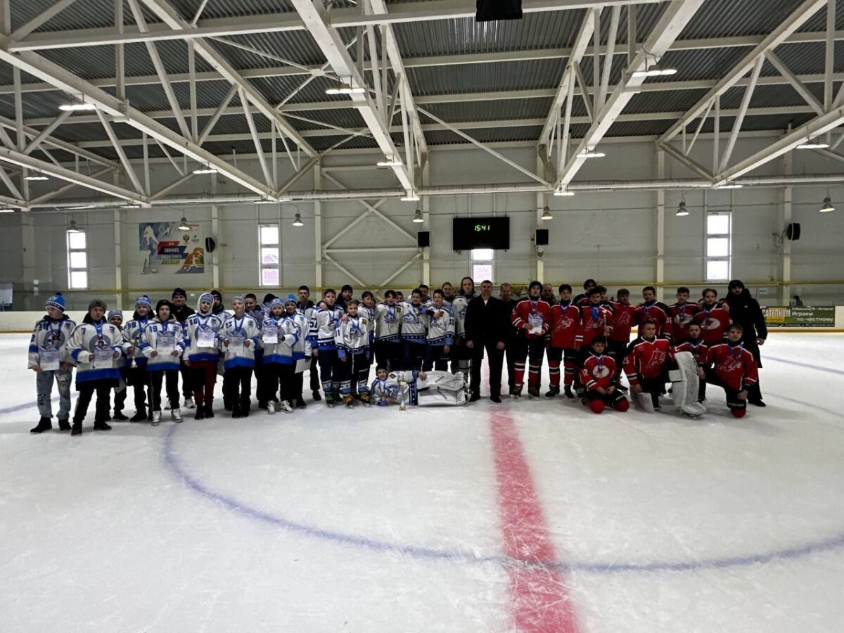 Хоккеисты из Клинцов завоевали право представлять Брянскую область