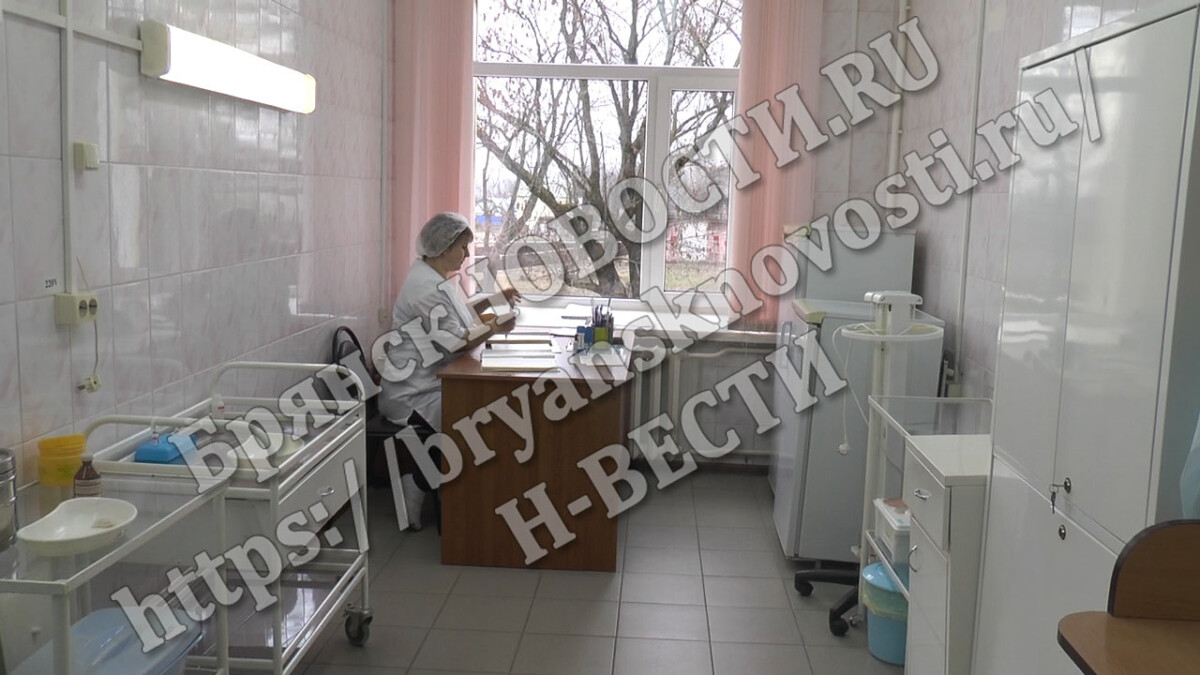 Минздрав России: медработникам медкнижка не оформляется