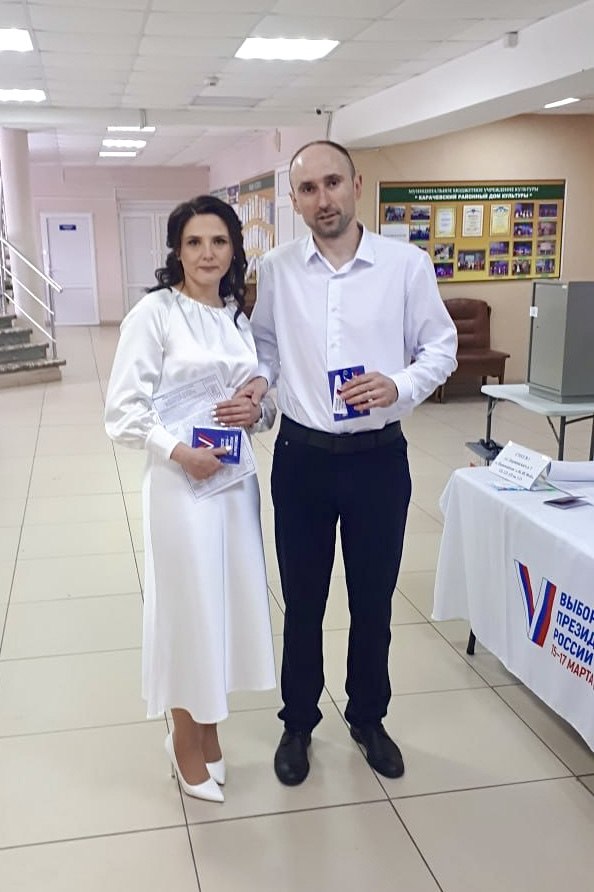Молодожены Карачевского района в день свадьбы пошли на выборы