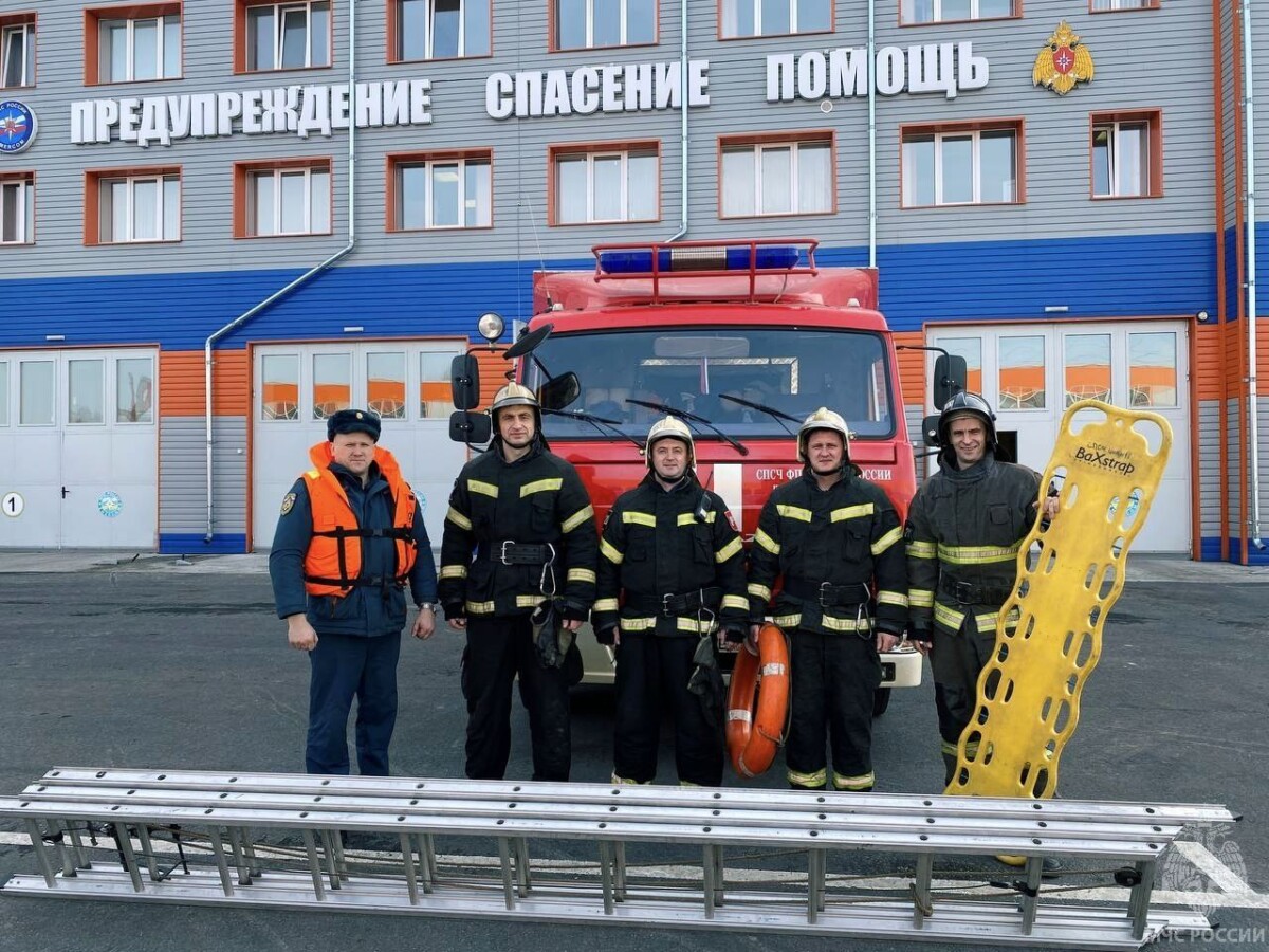 В Брянской области показали спасителей провалившегося под лед