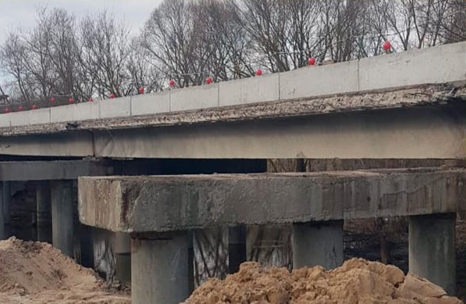 В Севском районе Брянской области идет капитальный ремонт моста через реку Уль