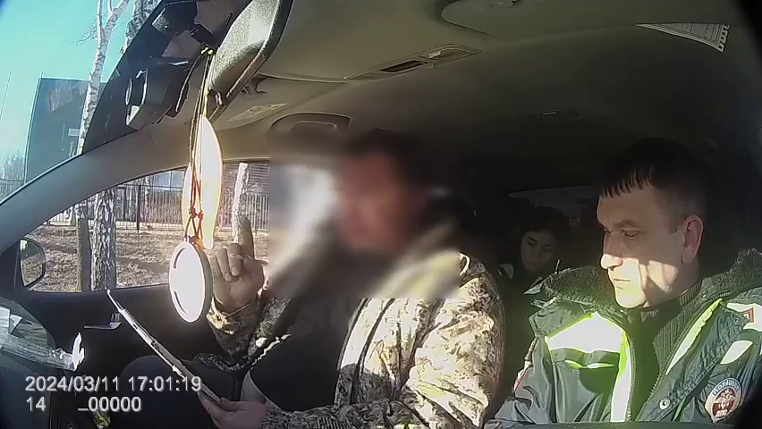 Патриотично настроенного водителя остановили автоинспекторы Новозыбкова