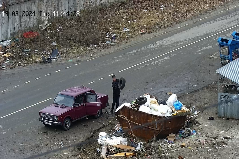 В Брянской области собирают фотоколлекцию выбрасывающих шины