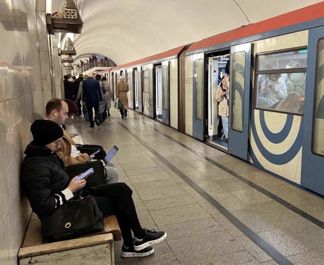 Жители Брянска стали чаще бывать в Москве и реже читать в метро •  БрянскНОВОСТИ.RU