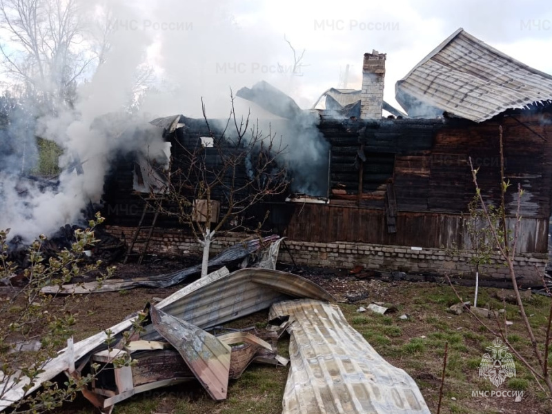 В Брянском районе сгорел частный дом