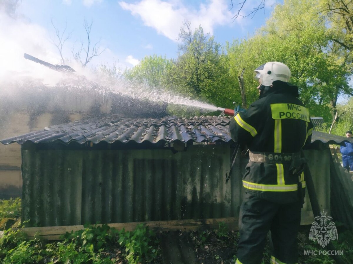 При пожаре в жилом доме в Погарском районе погиб мужчина