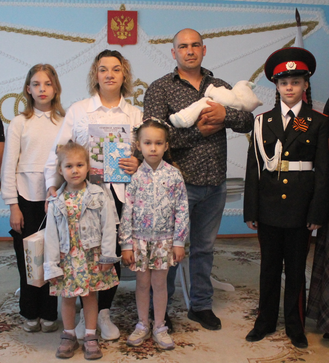 В семье Марченковых Карачевского района родился пятый ребенок