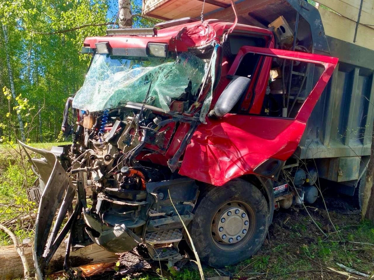 В аварии с грузовиком в Суражском районе сильно травмирован водитель