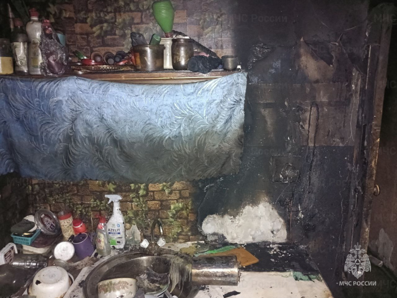 При пожаре в квартире в Клинцах спасли человека