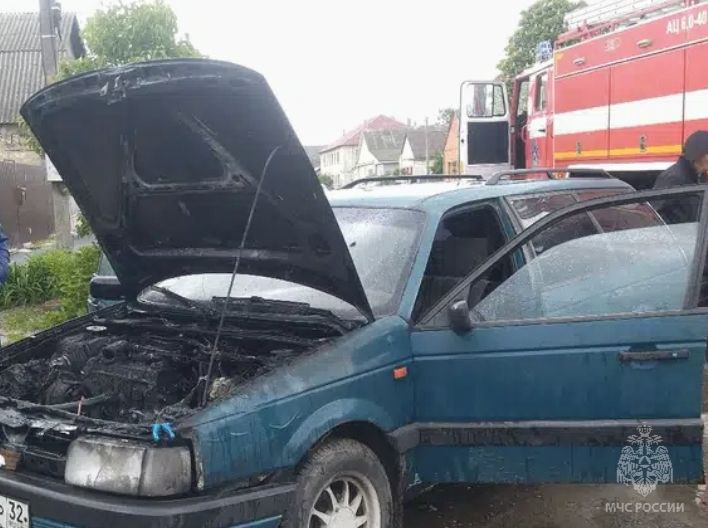 В Севске ликвидирован пожар в автомобиле